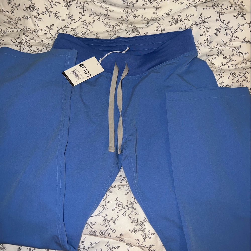 Ceil blue figs scrubs